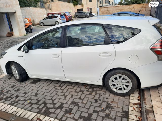 טויוטה פריוס פלוס
