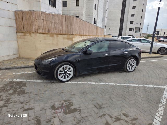טסלה מודל 3