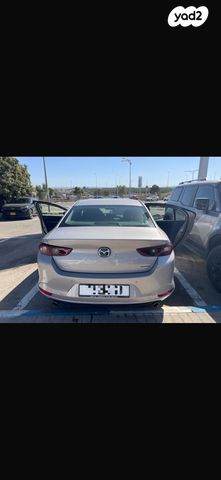 מאזדה 3