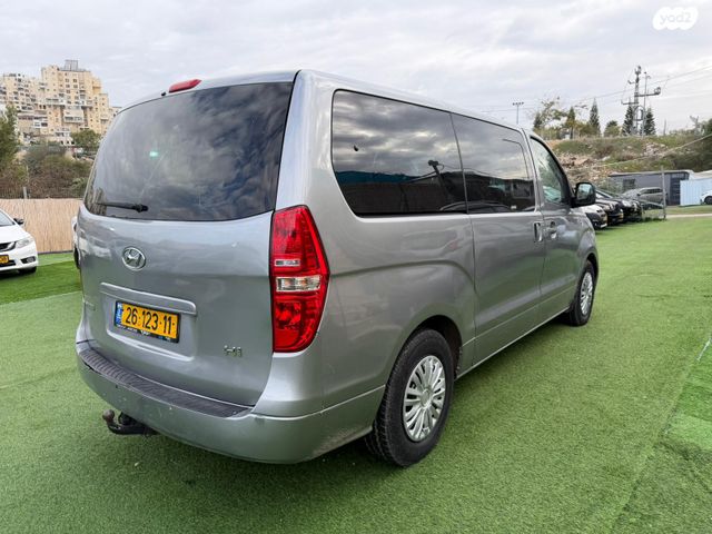 יונדאי H-1 / i800