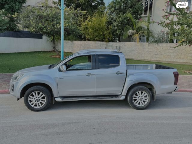 איסוזו די-מקס