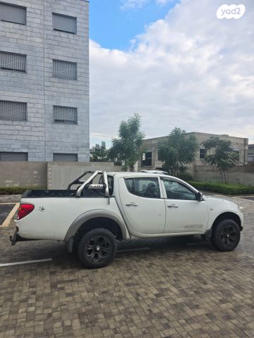 מיצובישי טרייטון / L200