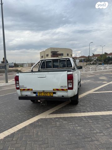 איסוזו די-מקס