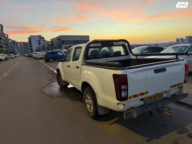 איסוזו די-מקס