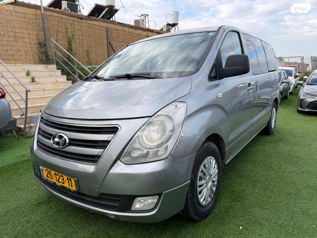 יונדאי H-1 / i800