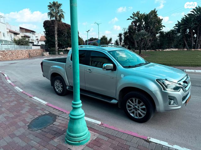 איסוזו די-מקס