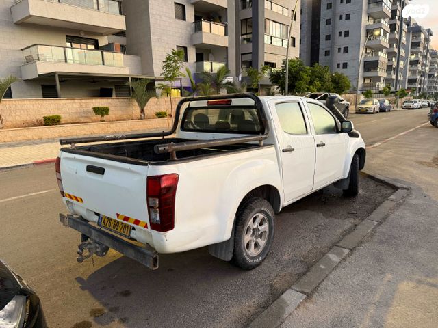 איסוזו די-מקס