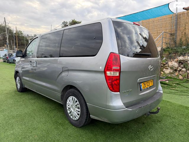 יונדאי H-1 / i800