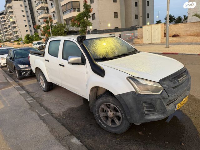 איסוזו די-מקס