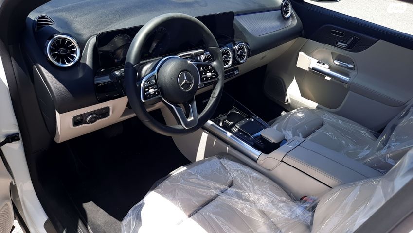 מרצדס-בנץ GLA