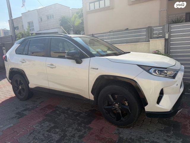 מודעת רכב טויוטה RAV4
