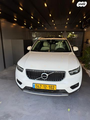 וולוו XC40