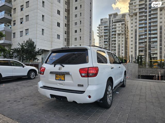 טויוטה סקויה