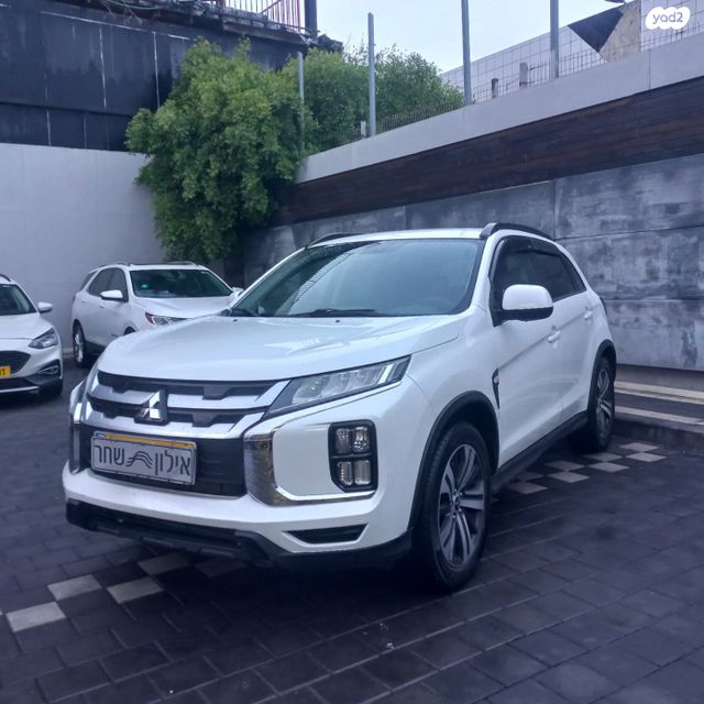 מודעת רכב מיצובישי ASX