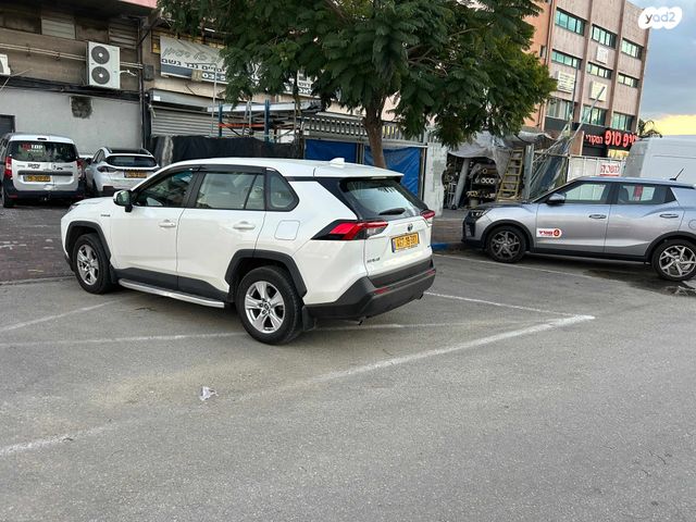 טויוטה RAV4