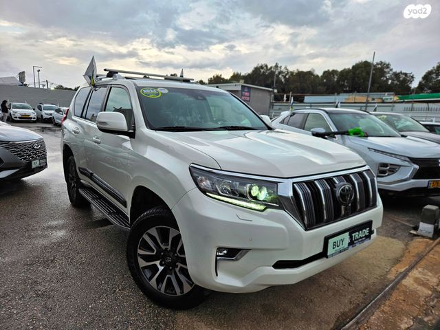 טויוטה לנד קרוזר