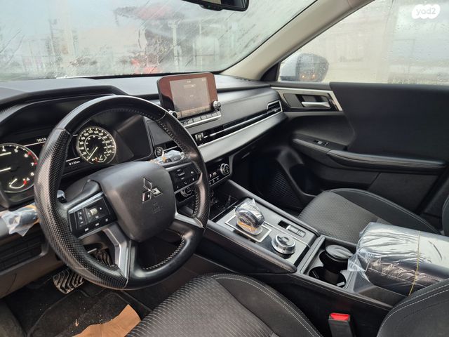 מיצובישי אאוטלנדר