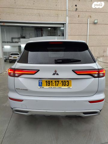 מיצובישי אאוטלנדר