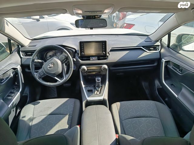 טויוטה RAV4