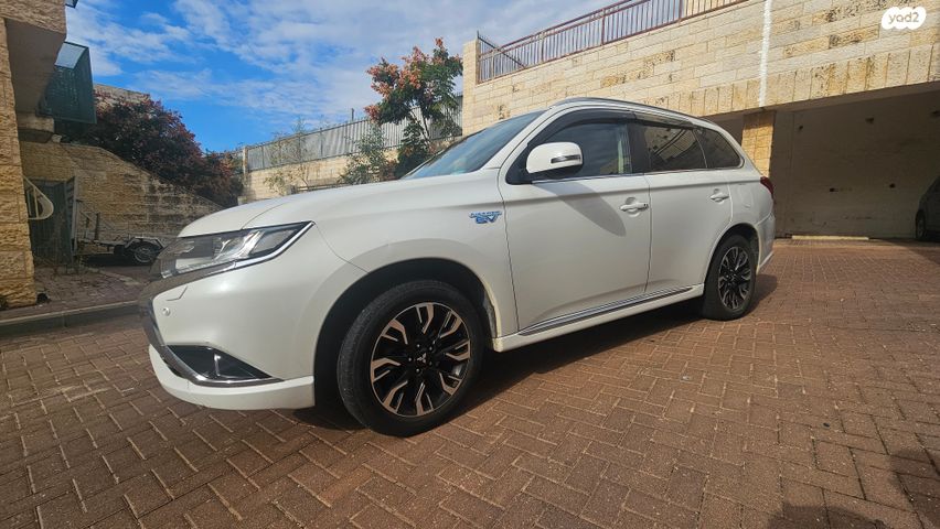 מיצובישי אאוטלנדר