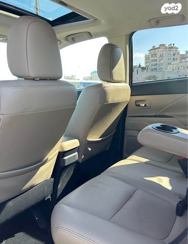 מיצובישי אאוטלנדר