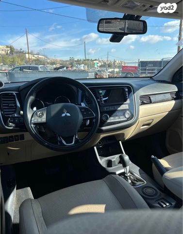 מיצובישי אאוטלנדר