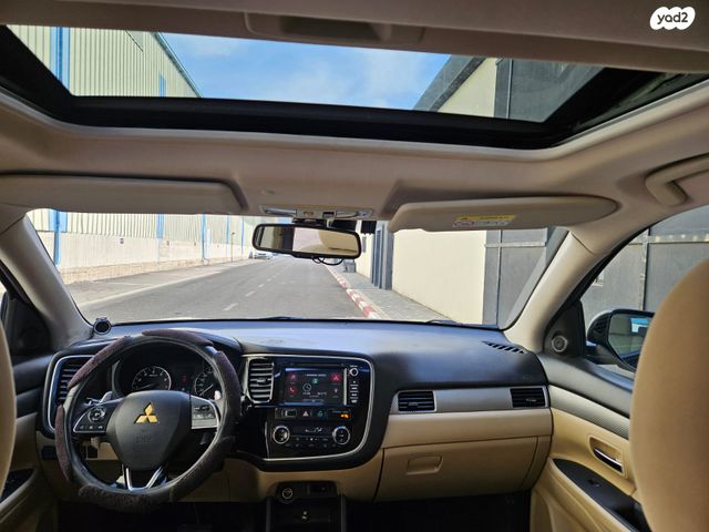 מיצובישי אאוטלנדר