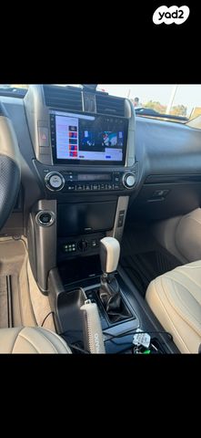 טויוטה לנד קרוזר