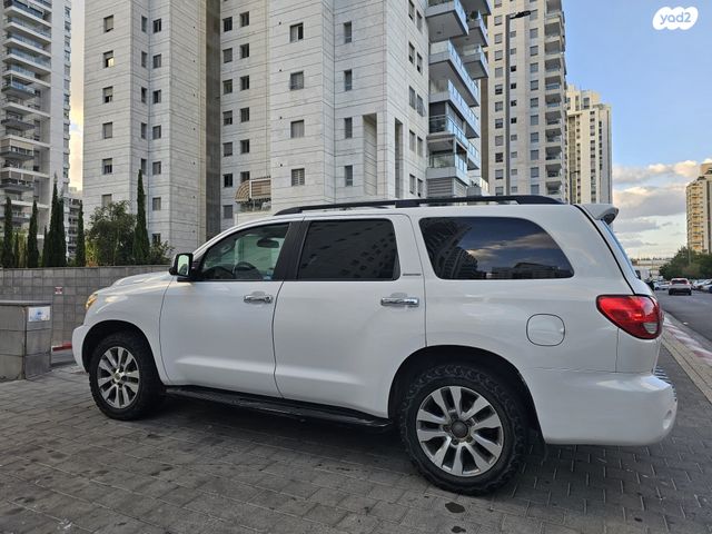 טויוטה סקויה