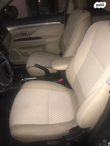 מיצובישי אאוטלנדר