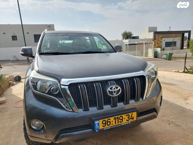 טויוטה לנד קרוזר