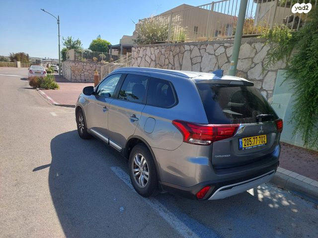 מיצובישי אאוטלנדר