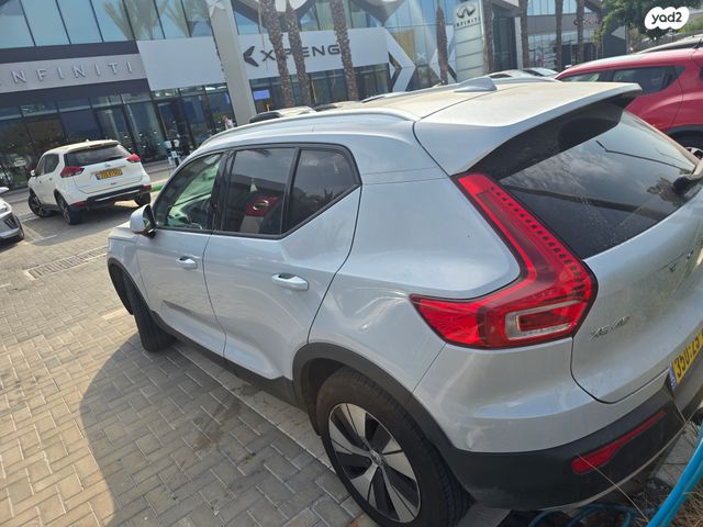 וולוו XC40