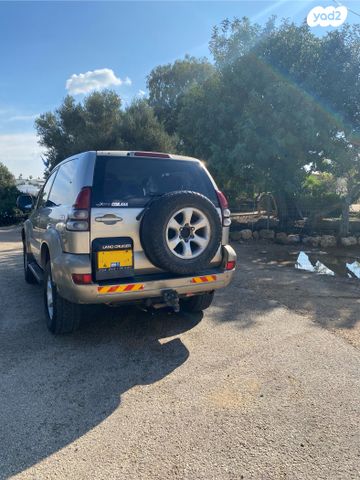 טויוטה לנד קרוזר