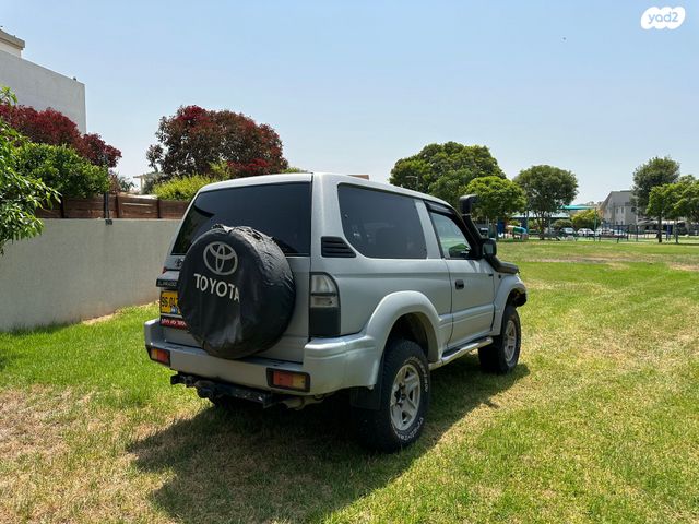 טויוטה לנד קרוזר