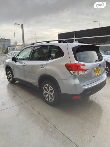 סובארו פורסטר