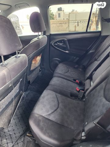 טויוטה RAV4