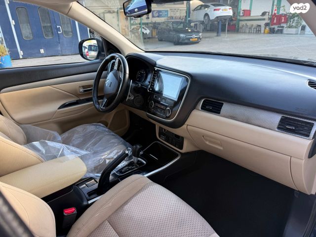 מיצובישי אאוטלנדר