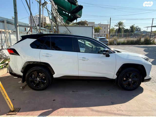 טויוטה RAV4