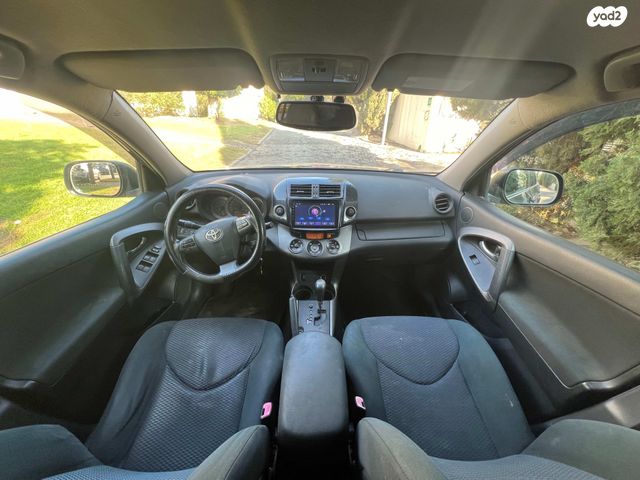 טויוטה RAV4