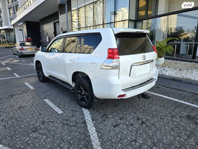 טויוטה לנד קרוזר