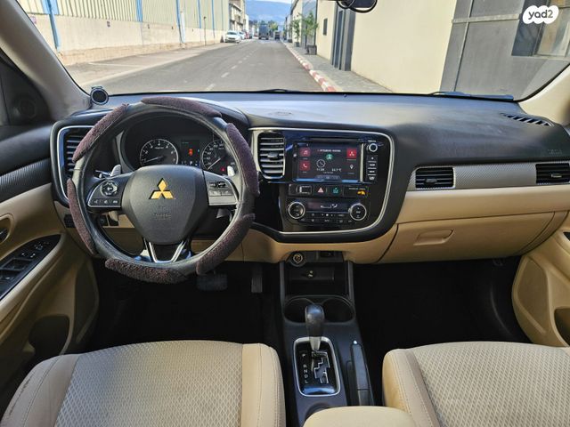 מיצובישי אאוטלנדר