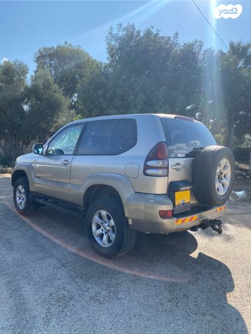 טויוטה לנד קרוזר