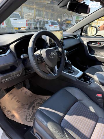 טויוטה RAV4