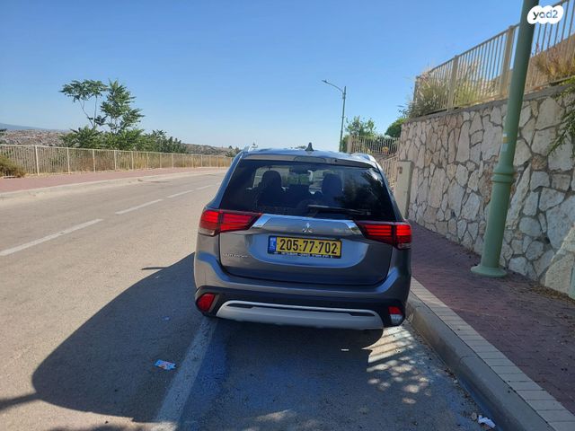 מיצובישי אאוטלנדר