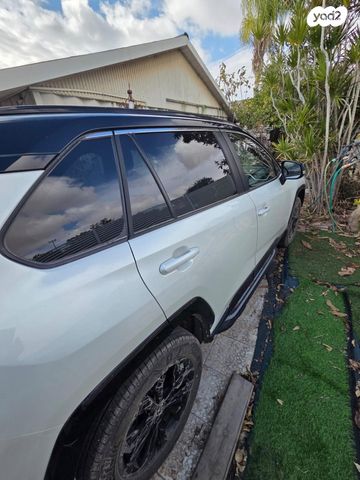 מודעת רכב טויוטה RAV4