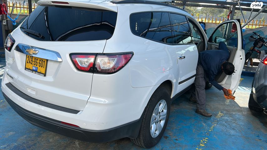 שברולט טראוורס