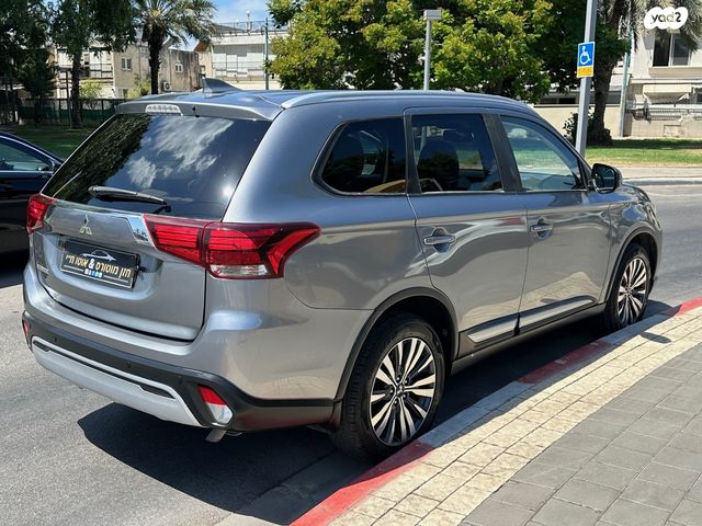 מיצובישי אאוטלנדר