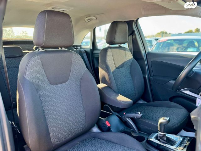 אופל קרוסלנד X