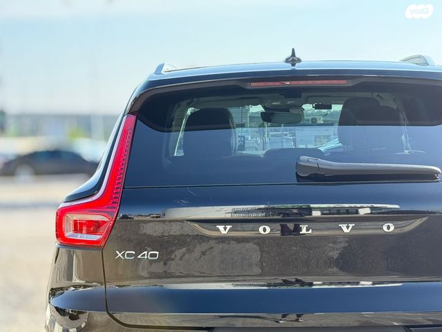 וולוו XC40